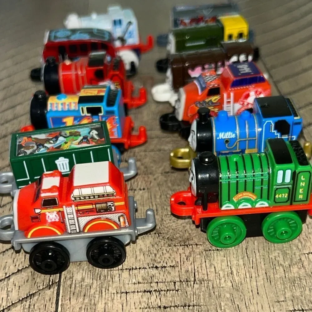 Mini Thomas Train 🚂 Toy Set. Choo Choo!! J12A - 12 mini engines Percy Millie